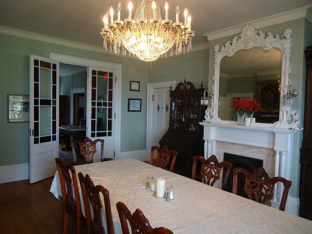 Governor'S Mansion Inn Miramichi Dış mekan fotoğraf