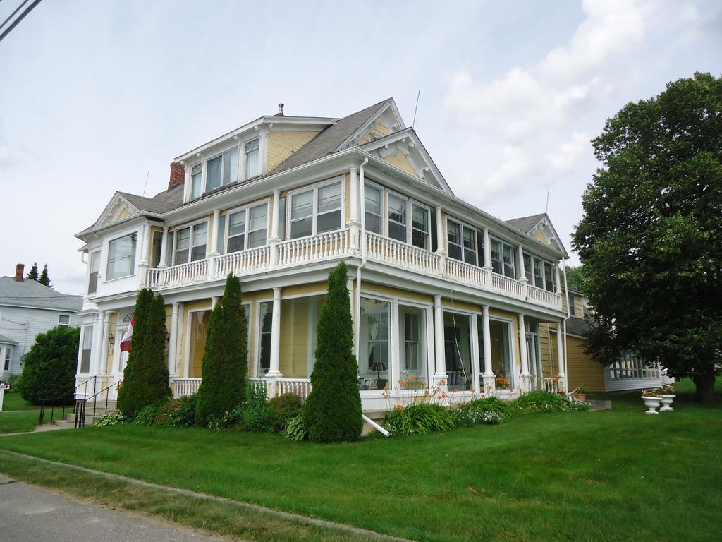 Governor'S Mansion Inn Miramichi Dış mekan fotoğraf