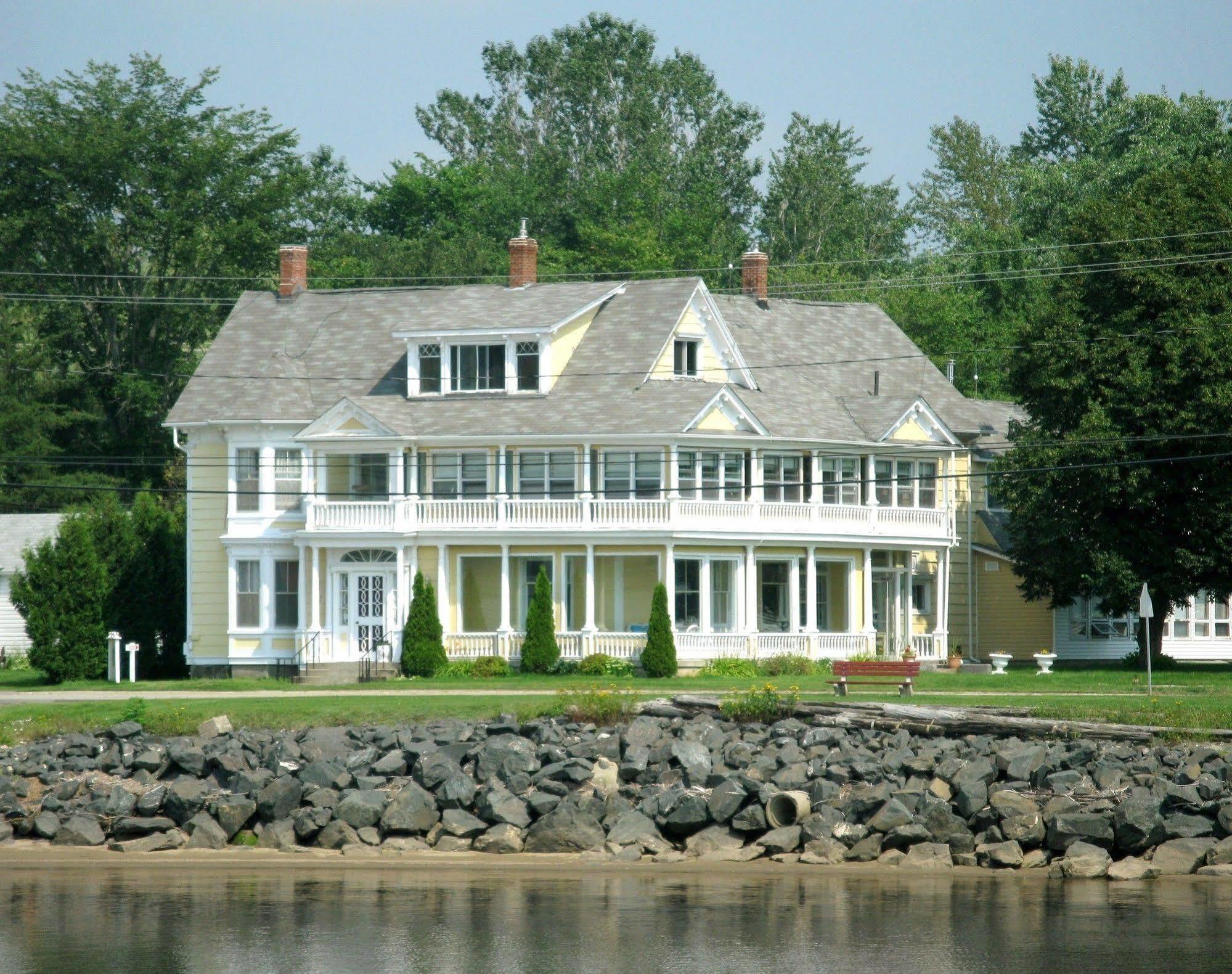 Governor'S Mansion Inn Miramichi Dış mekan fotoğraf